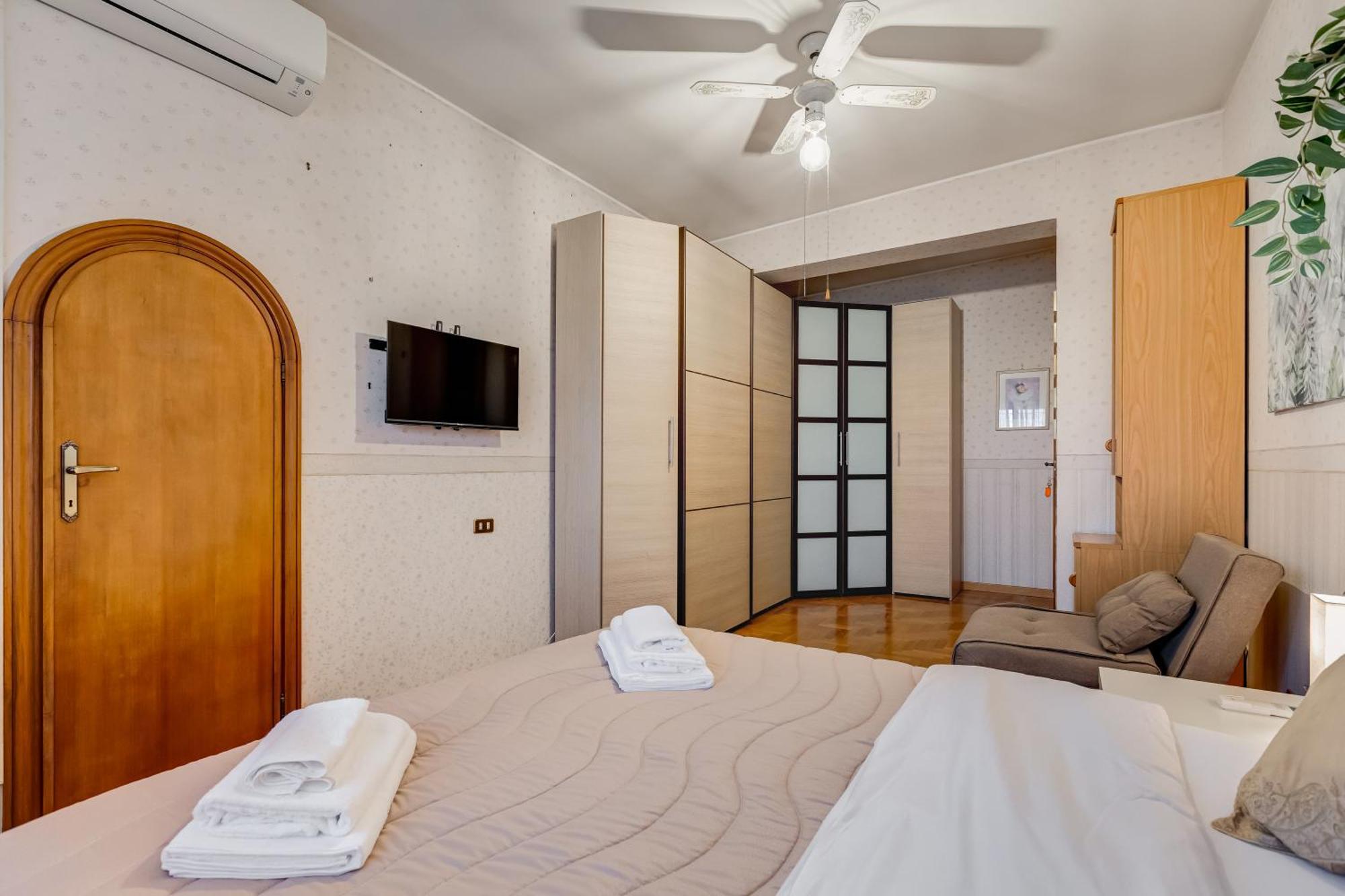 The Elegant Penthouse - Ampio Attico Con Posto Auto Apartamento Roma